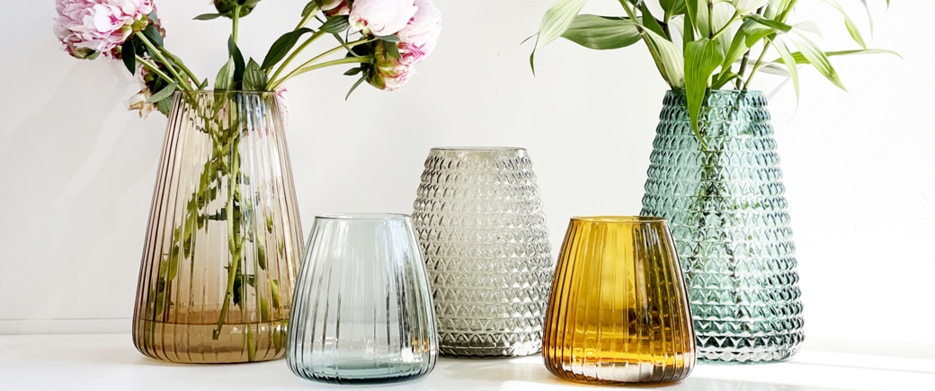 Vases main
