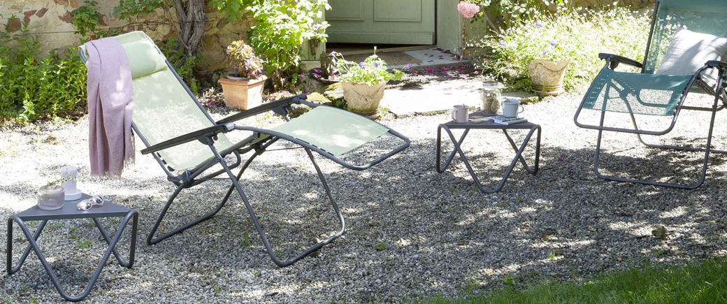 futura R clip chair main